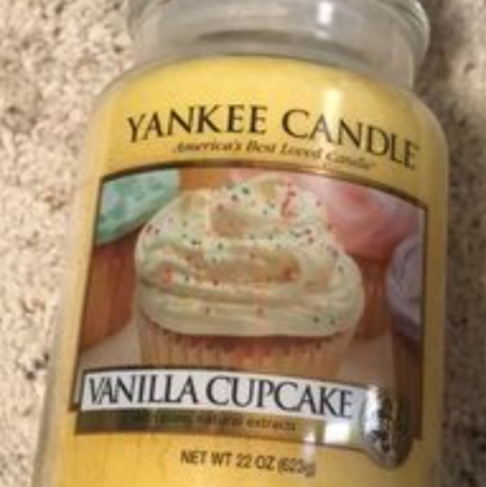 Yankee Candle Vanilla Cupcake